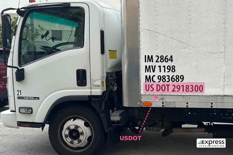 USDOT number on a interstate truck